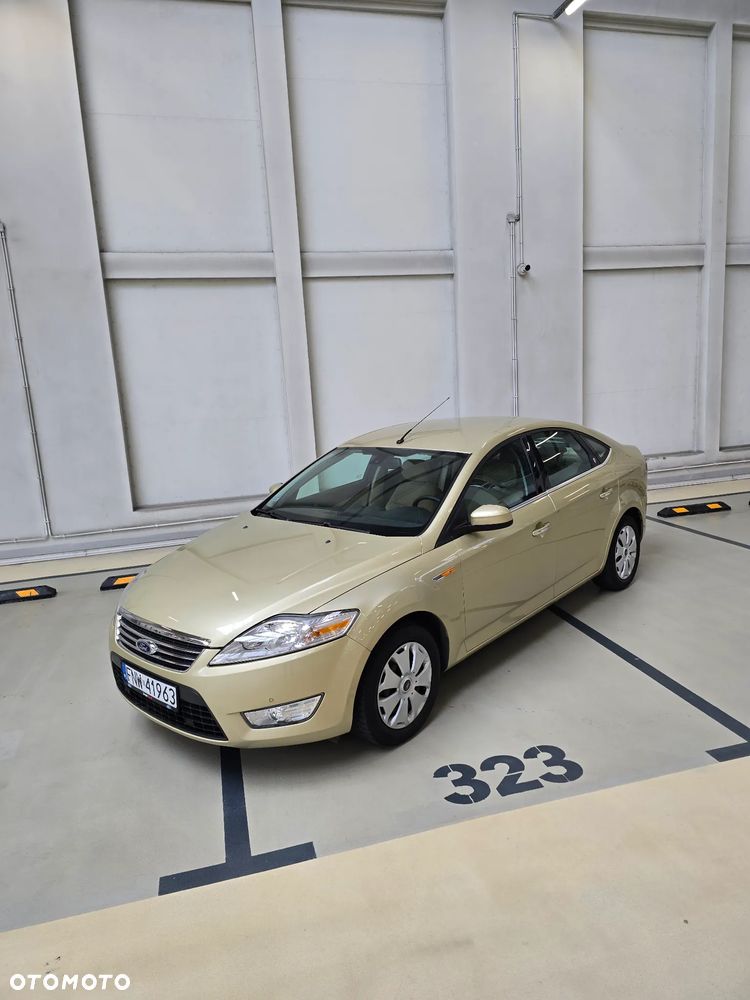 Ford Mondeo 2.0 Ghia - 23