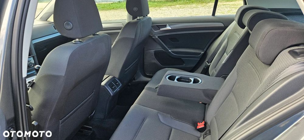 Volkswagen Golf - 20