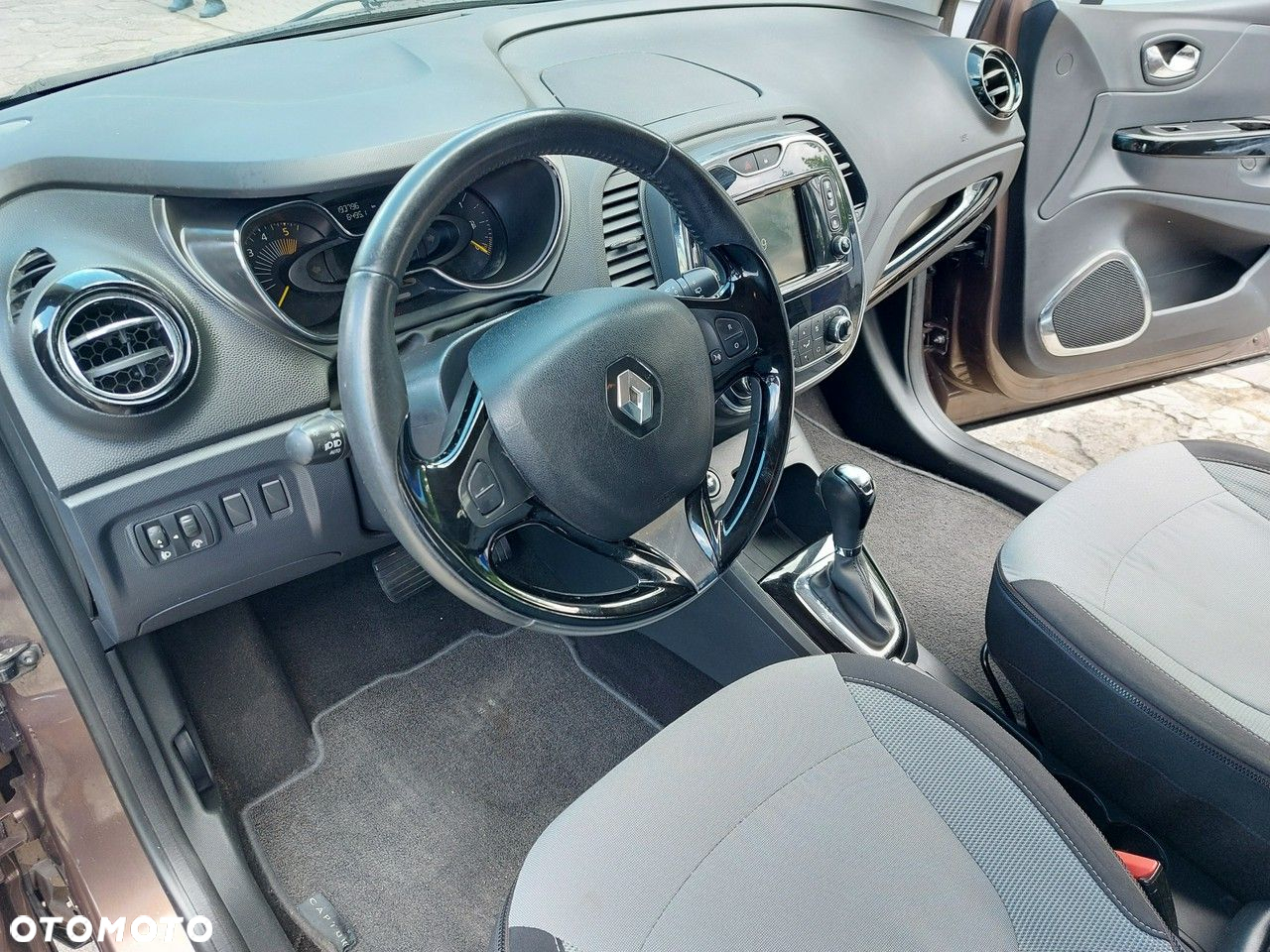 Renault Captur - 10