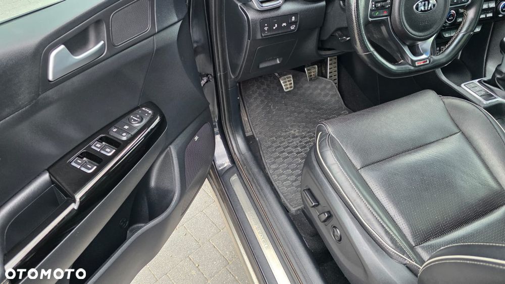 Kia Sportage 1.6 T-GDI AWD GT LINE - 19