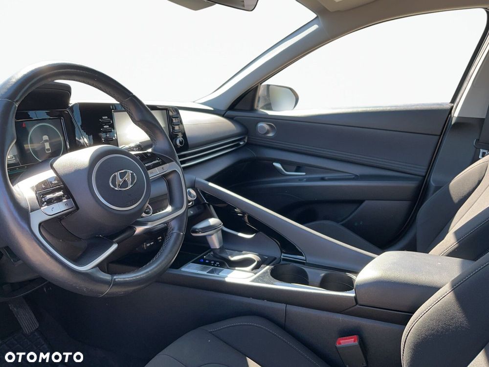 Hyundai Elantra 1.6 Smart CVT - 9