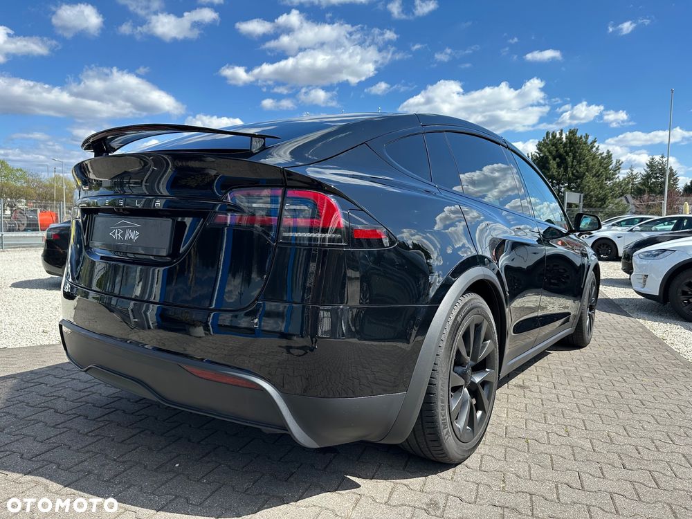 Tesla Model X - 6
