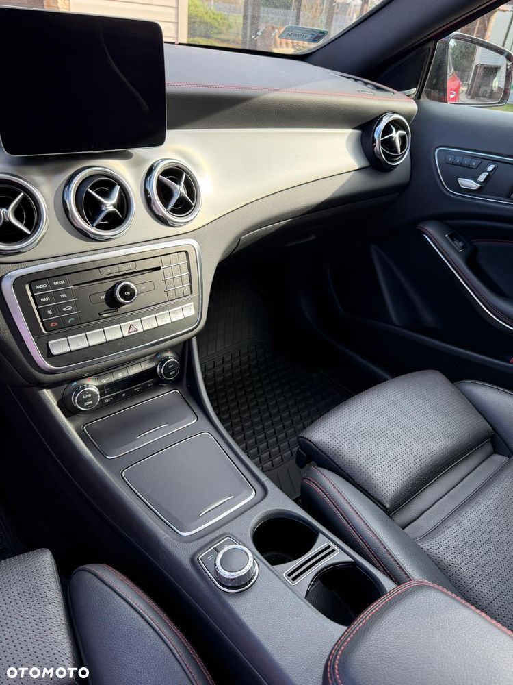 Mercedes-Benz GLA 220 4-Matic AMG Line - 9