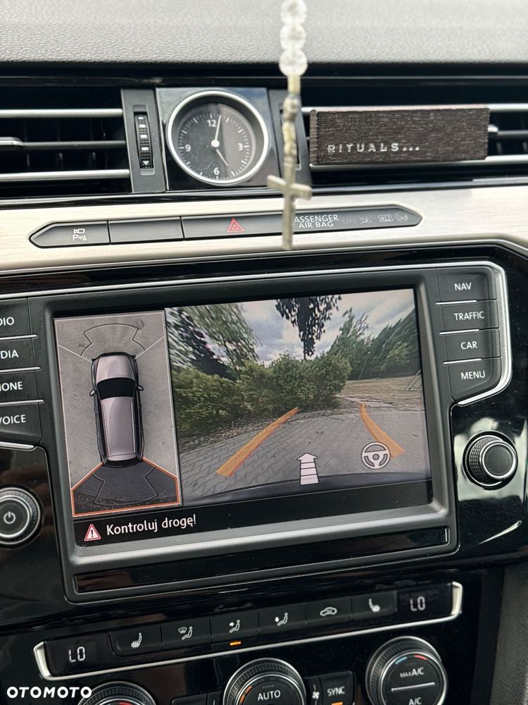 Volkswagen Passat - 19