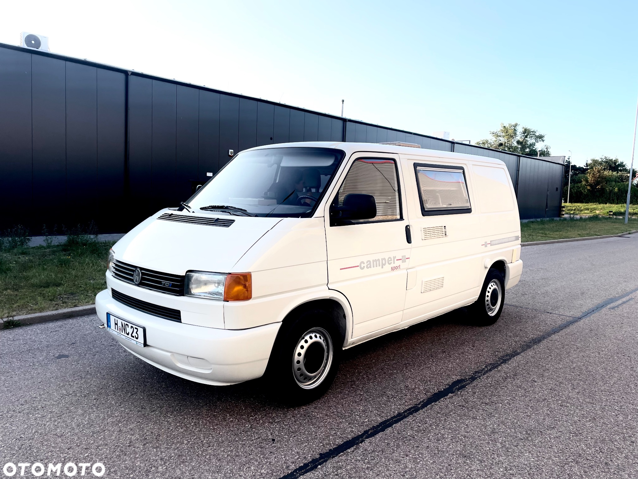 Volkswagen Transporter - 9