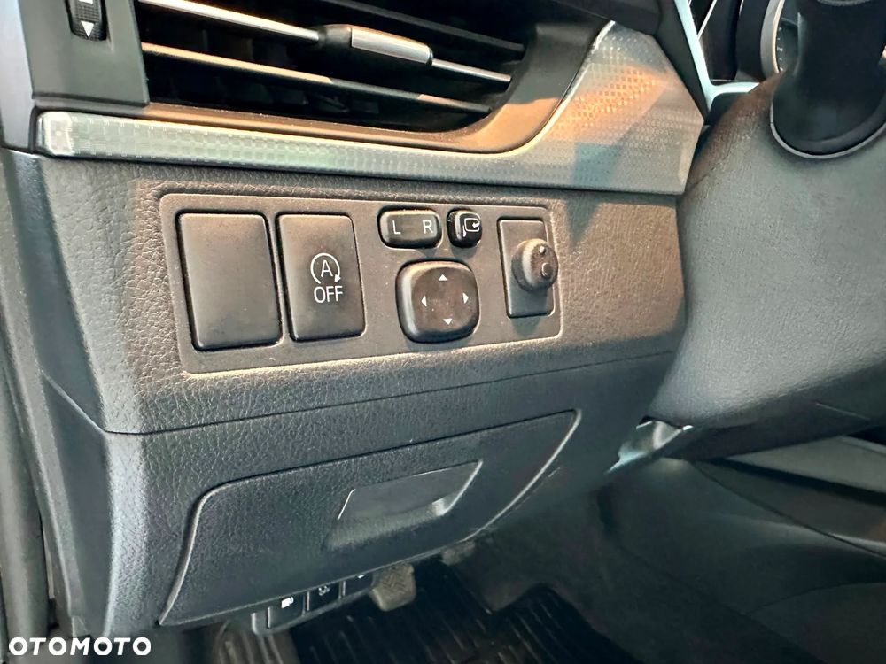 Toyota Avensis 2.0 D-4D Premium - 10