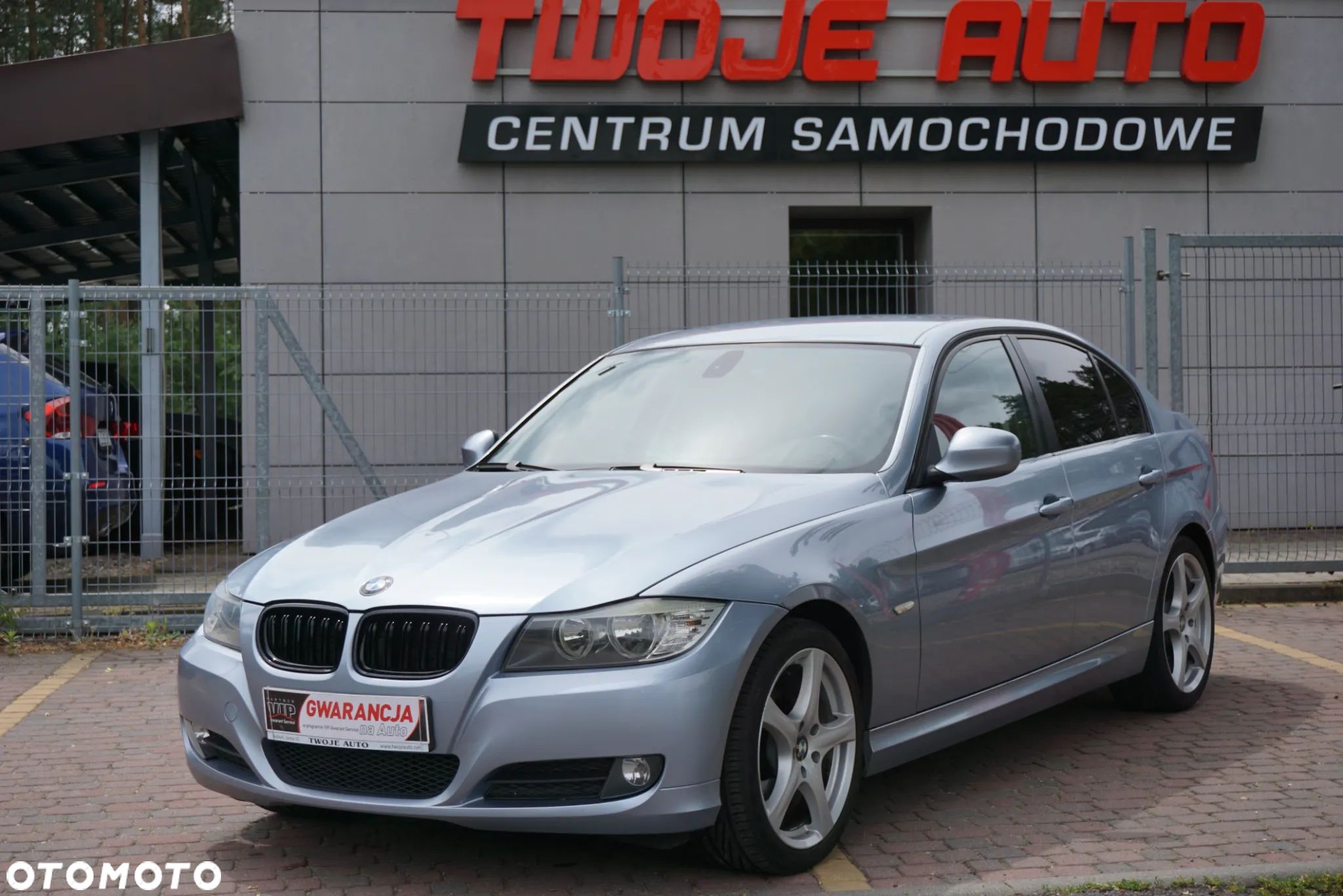 BMW Seria 3 318i - 1