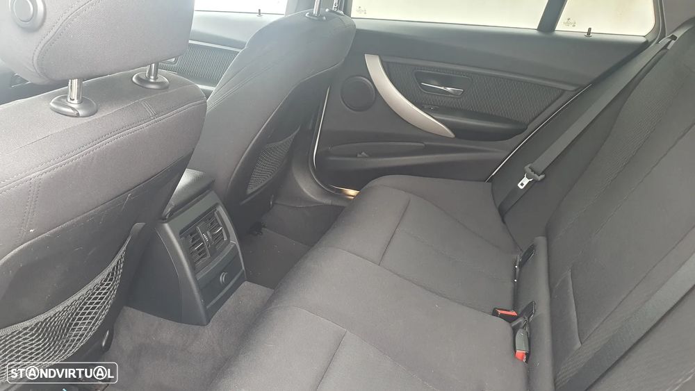 BMW 318 d Aut. - 13