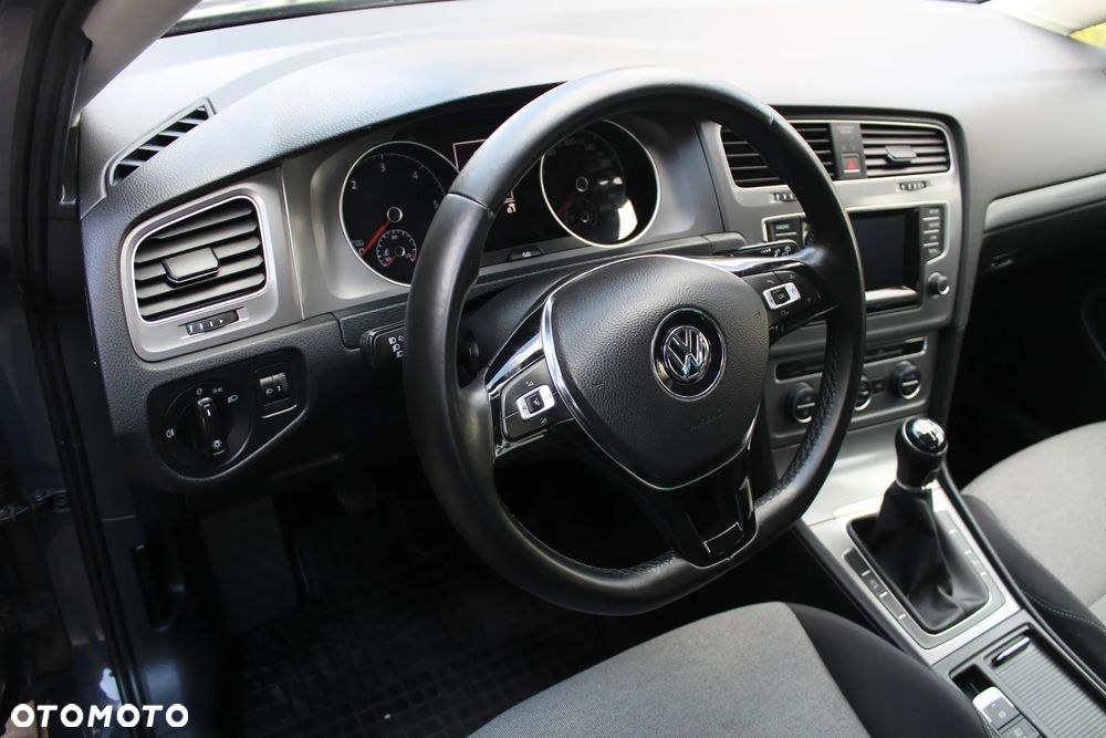 Volkswagen Golf - 9
