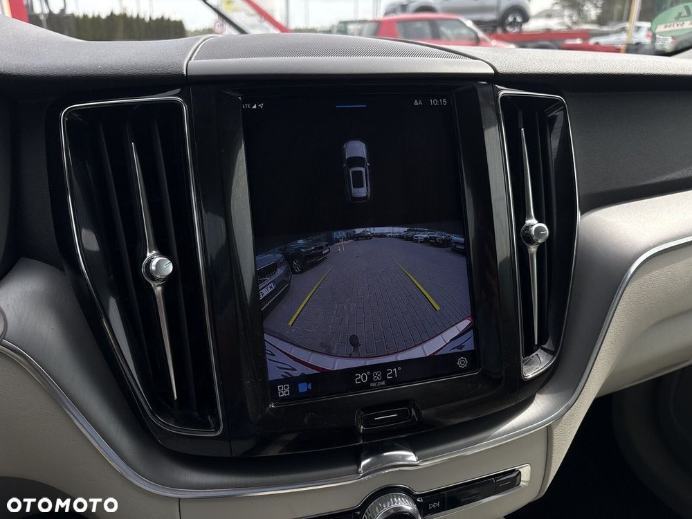 Volvo XC 60 B4 D Momentum - 25