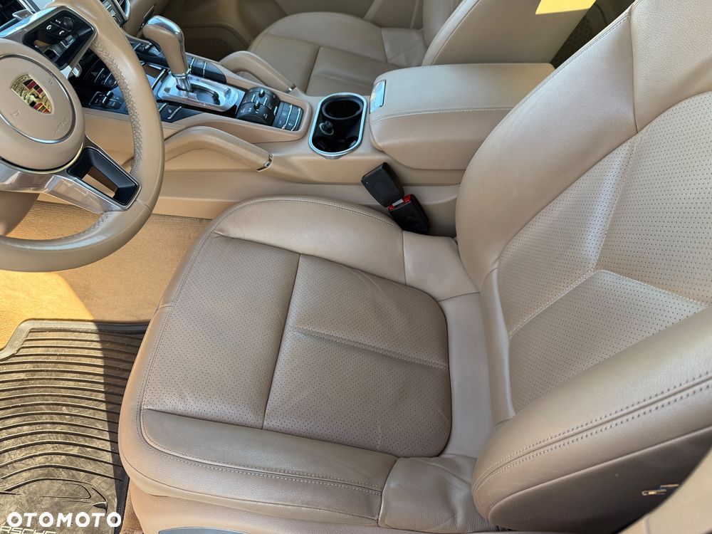 Porsche Cayenne Tiptronic S - 18