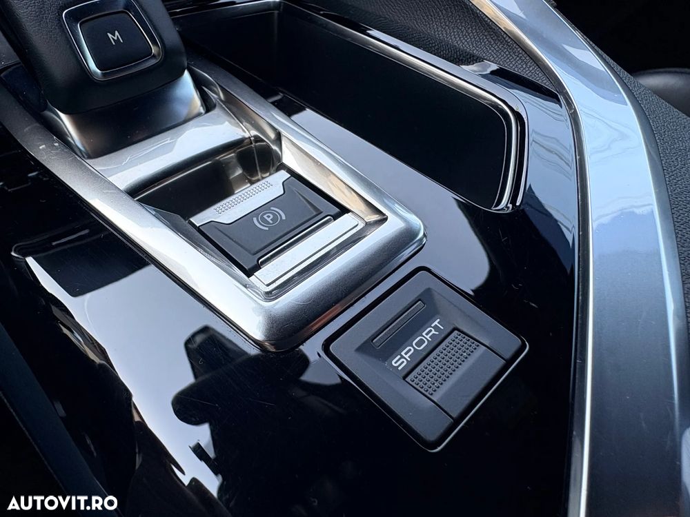 Peugeot 3008 1.2 PureTech 130 EAT8 GT - 13