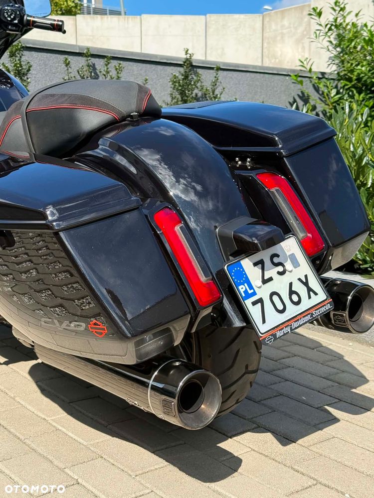 Harley-Davidson CVO Street Glide - 5
