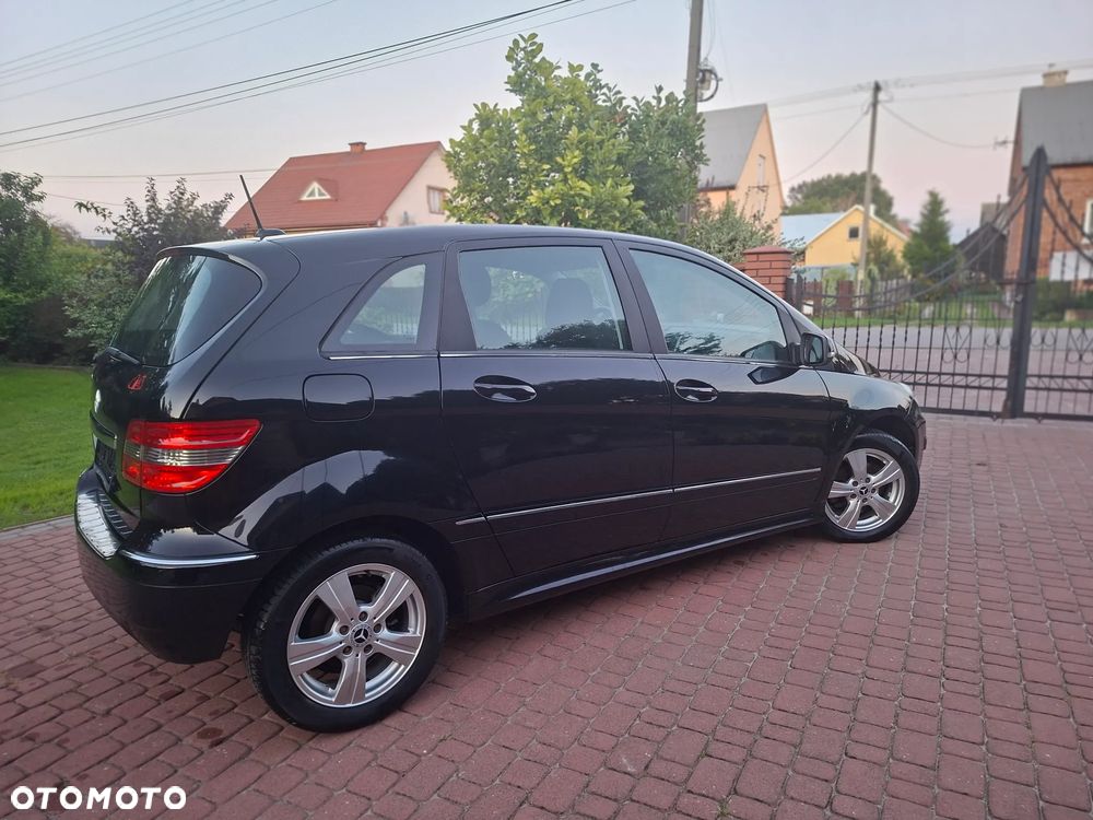 Mercedes-Benz Klasa B 180 BlueEFFICIENCY - 9