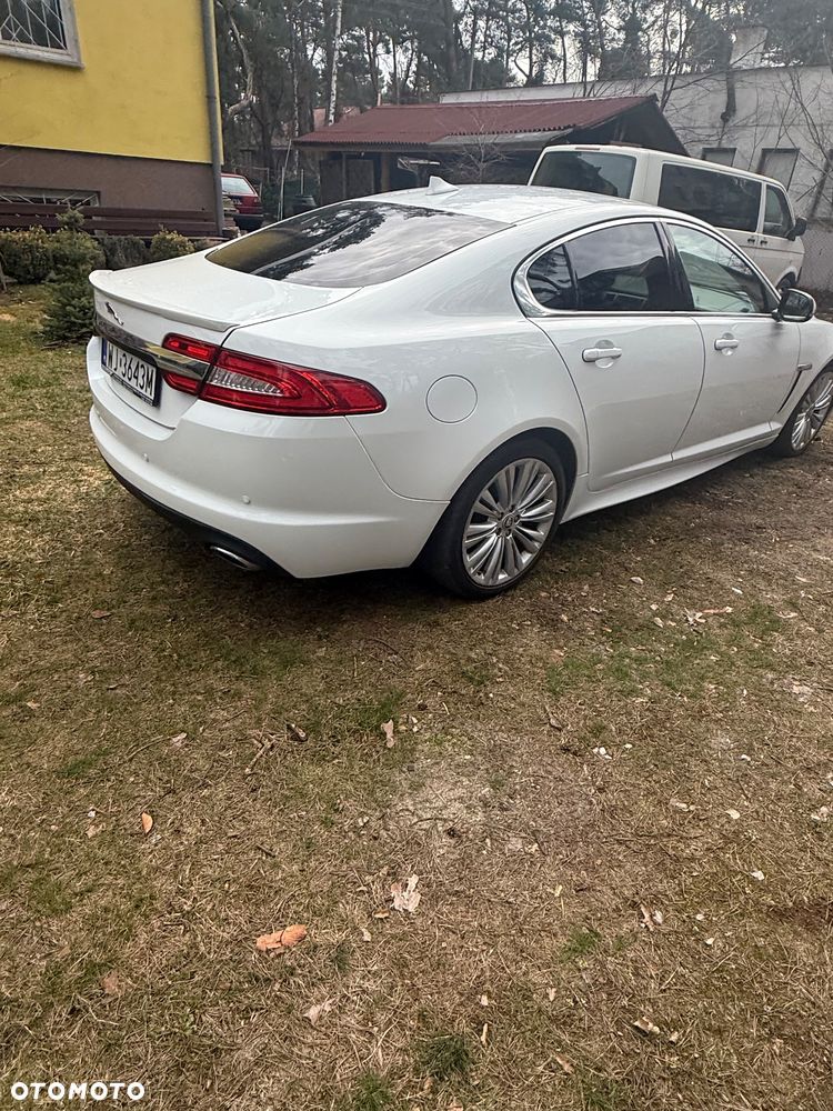 Jaguar XF 2.2 D Luxury - 7