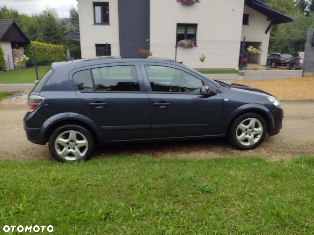 Opel Astra 1.9 CDTI Cosmo - 7