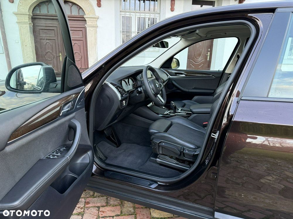 BMW X3 xDrive20i Advantage - 21
