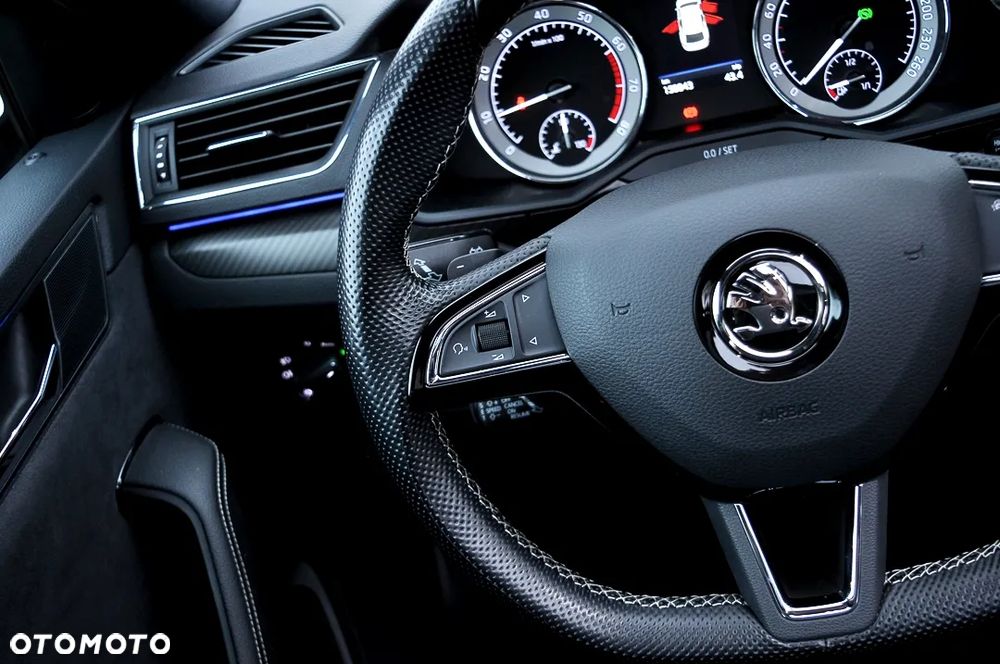 Skoda Superb 1.5 TSI DSG Sportline - 23