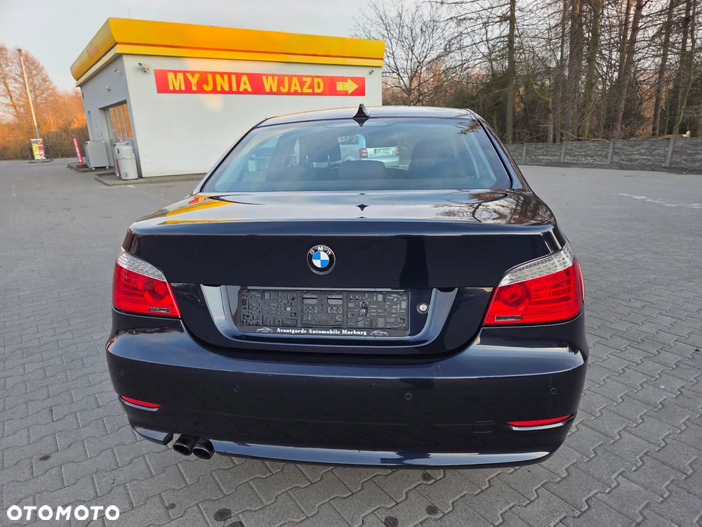 BMW Seria 5 523i - 7