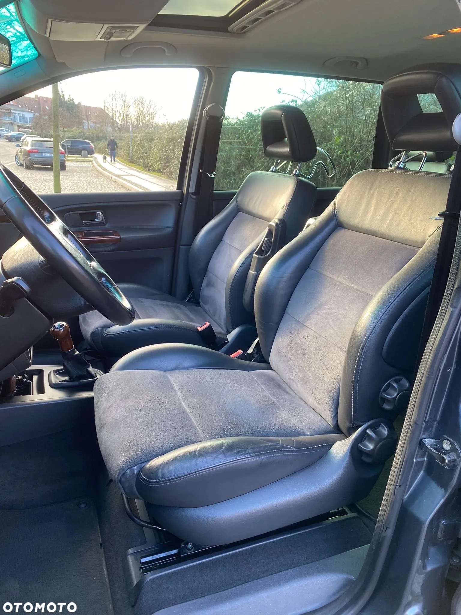 Volkswagen Sharan 2.0 TDI Highline - 13