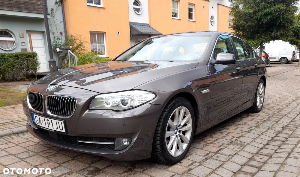 BMW Seria 5 528i xDrive - 1