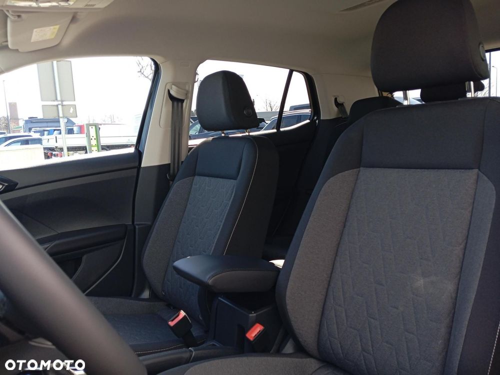 Volkswagen T-Cross - 13
