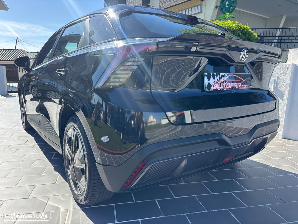 MG MG4 64 kWh Luxury - 30