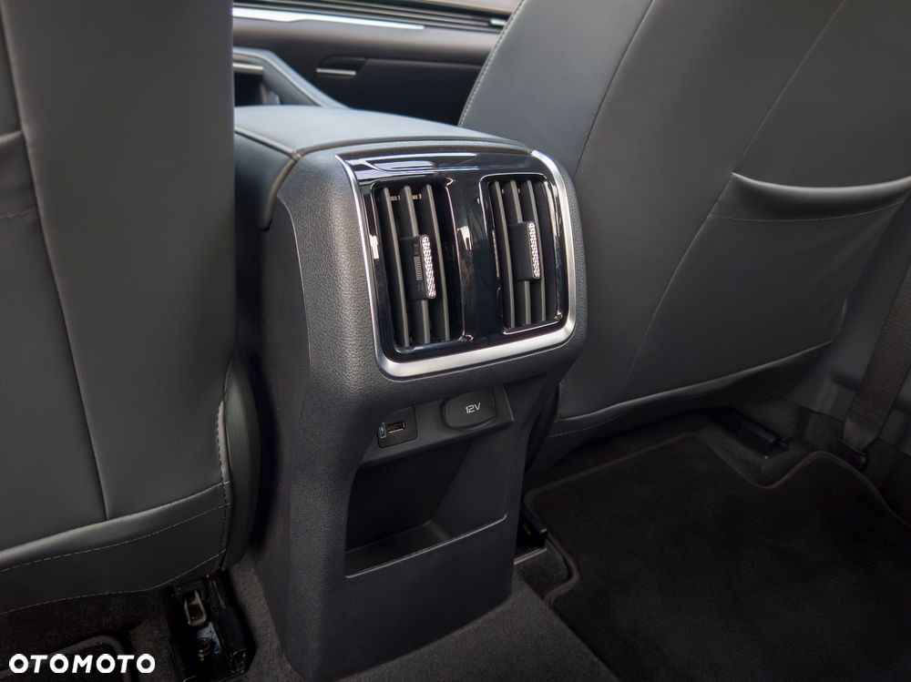 Bestune B70 2.0T Elegance - 29