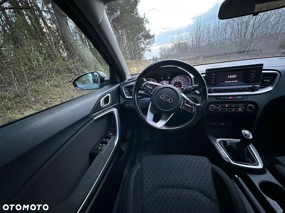 Kia Ceed - 16