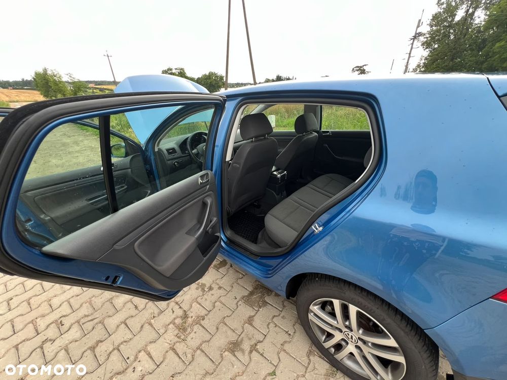 Volkswagen Golf - 5