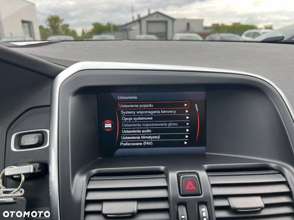 Volvo XC 60 2.4D AWD RDesign - 12