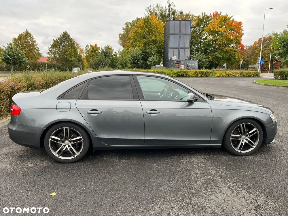 Audi A4 Limousine - 7