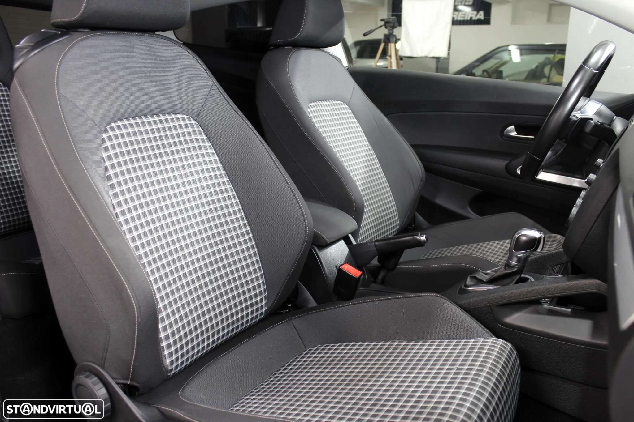 VW Scirocco 2.0 TDI Sport DSG - 16