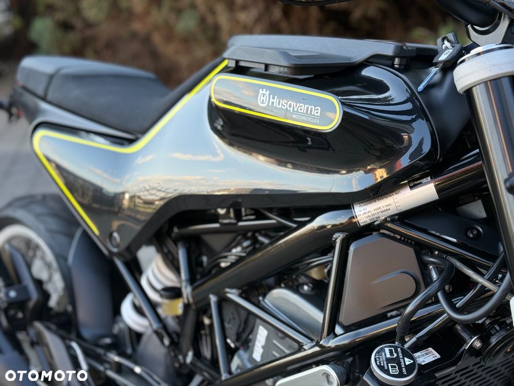 Husqvarna Svartpilen - 17