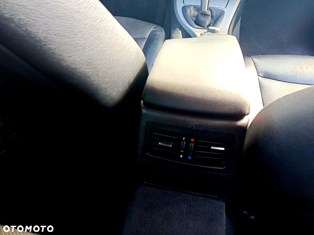 BMW Seria 3 318d - 37