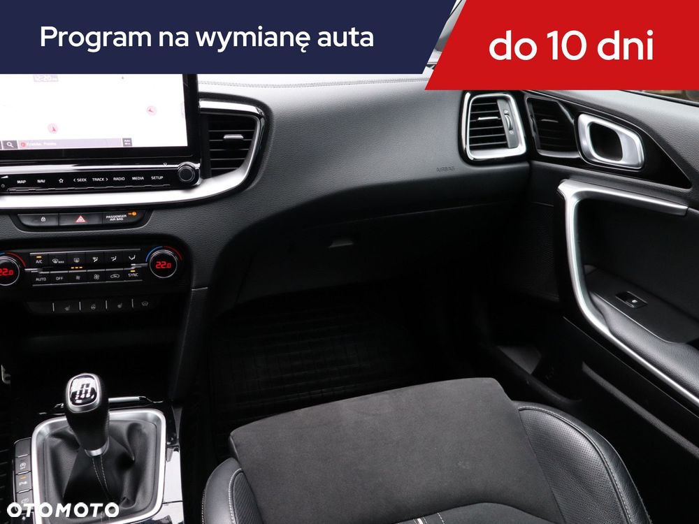 Kia ProCeed - 10