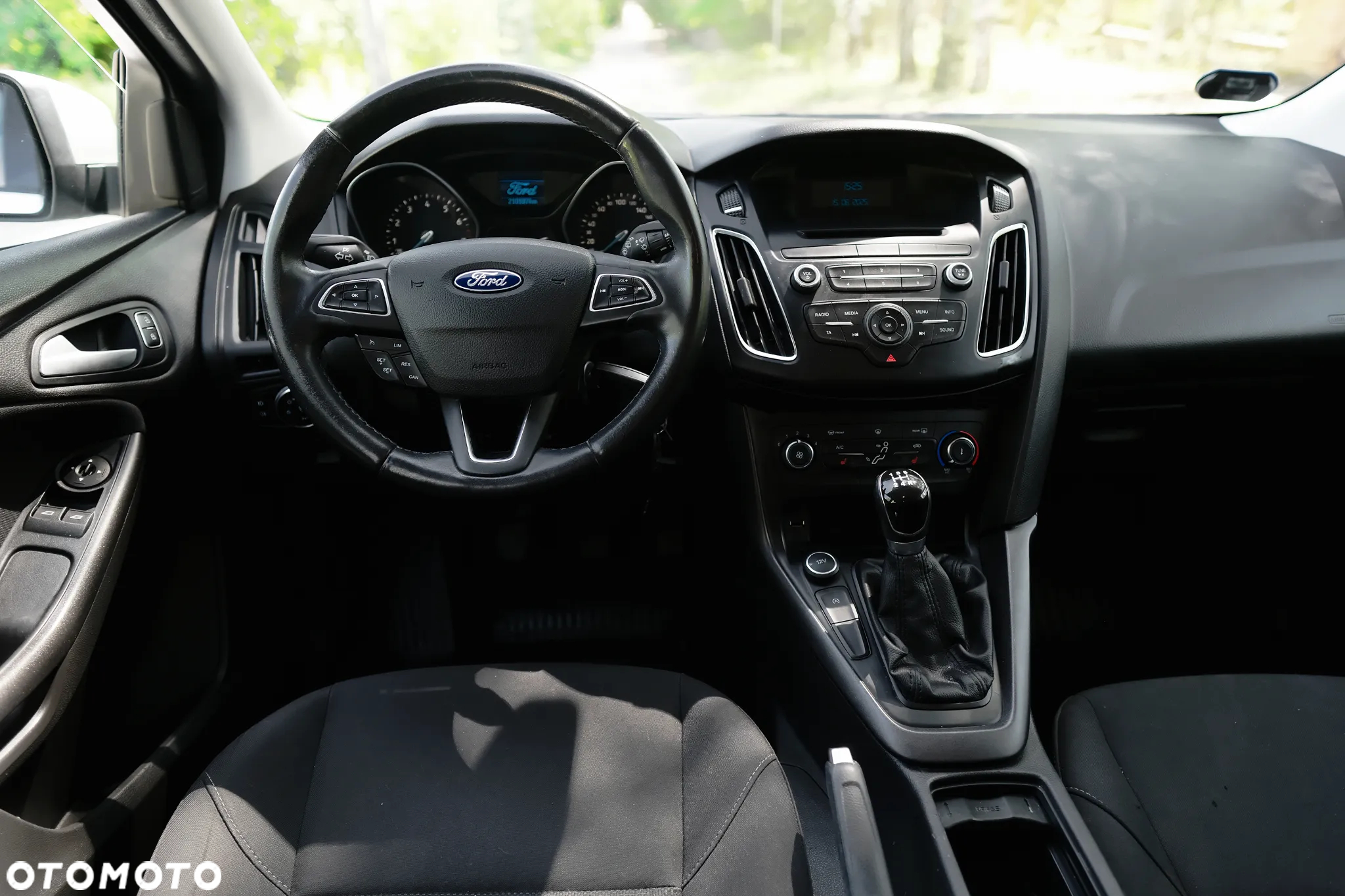 Ford Focus 1.0 EcoBoost Trend - 23