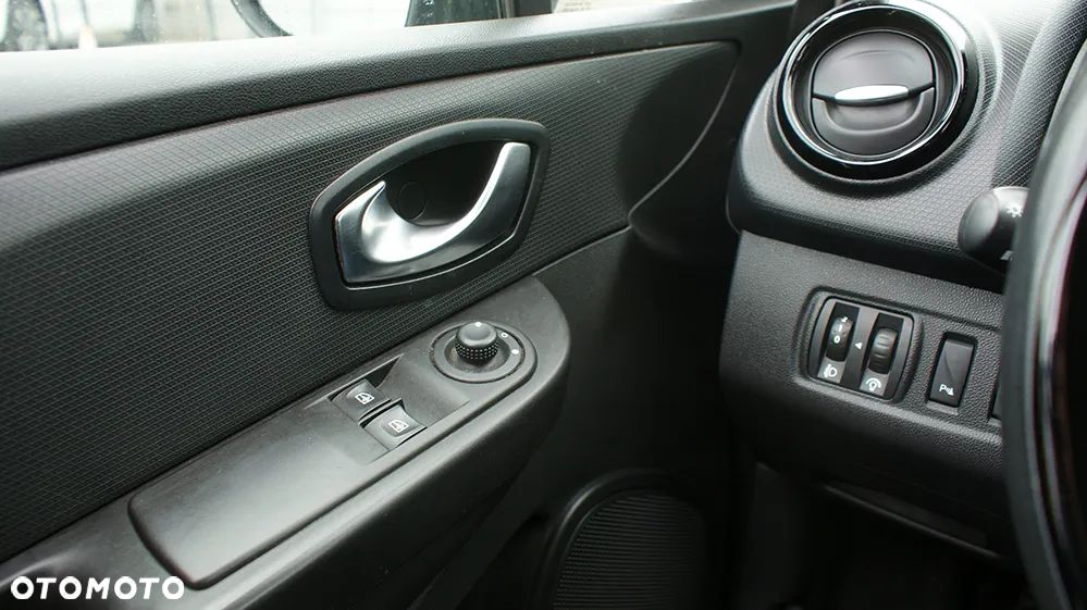 Renault Clio - 16