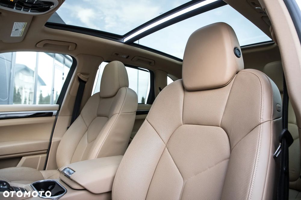 Porsche Cayenne - 31