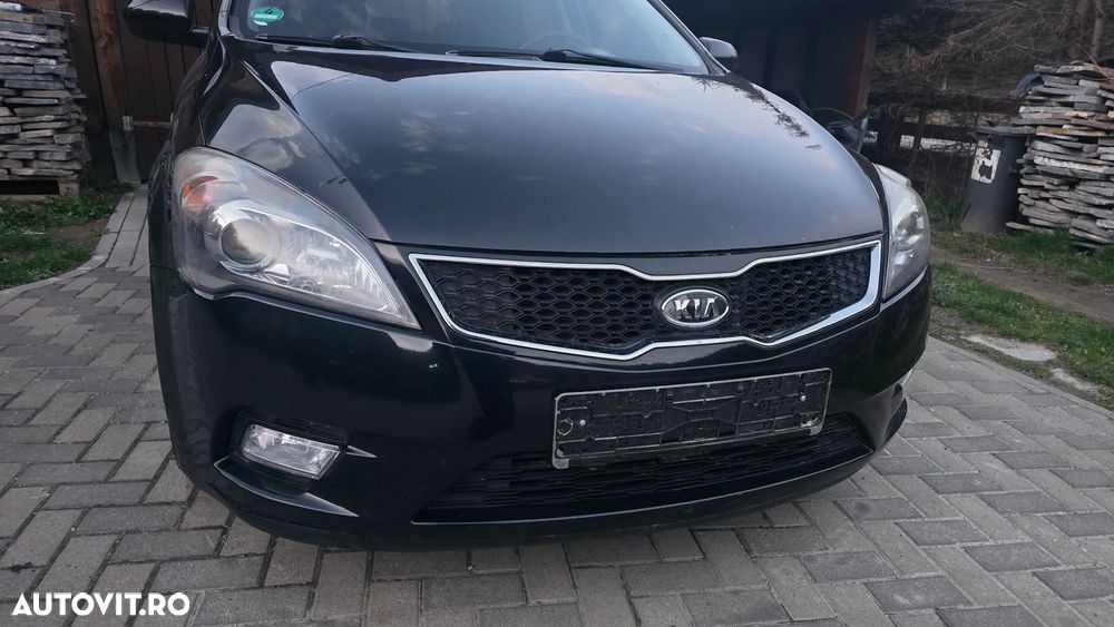 Kia Ceed 1.6 CRDi 128 Dream-Team Edition - 8