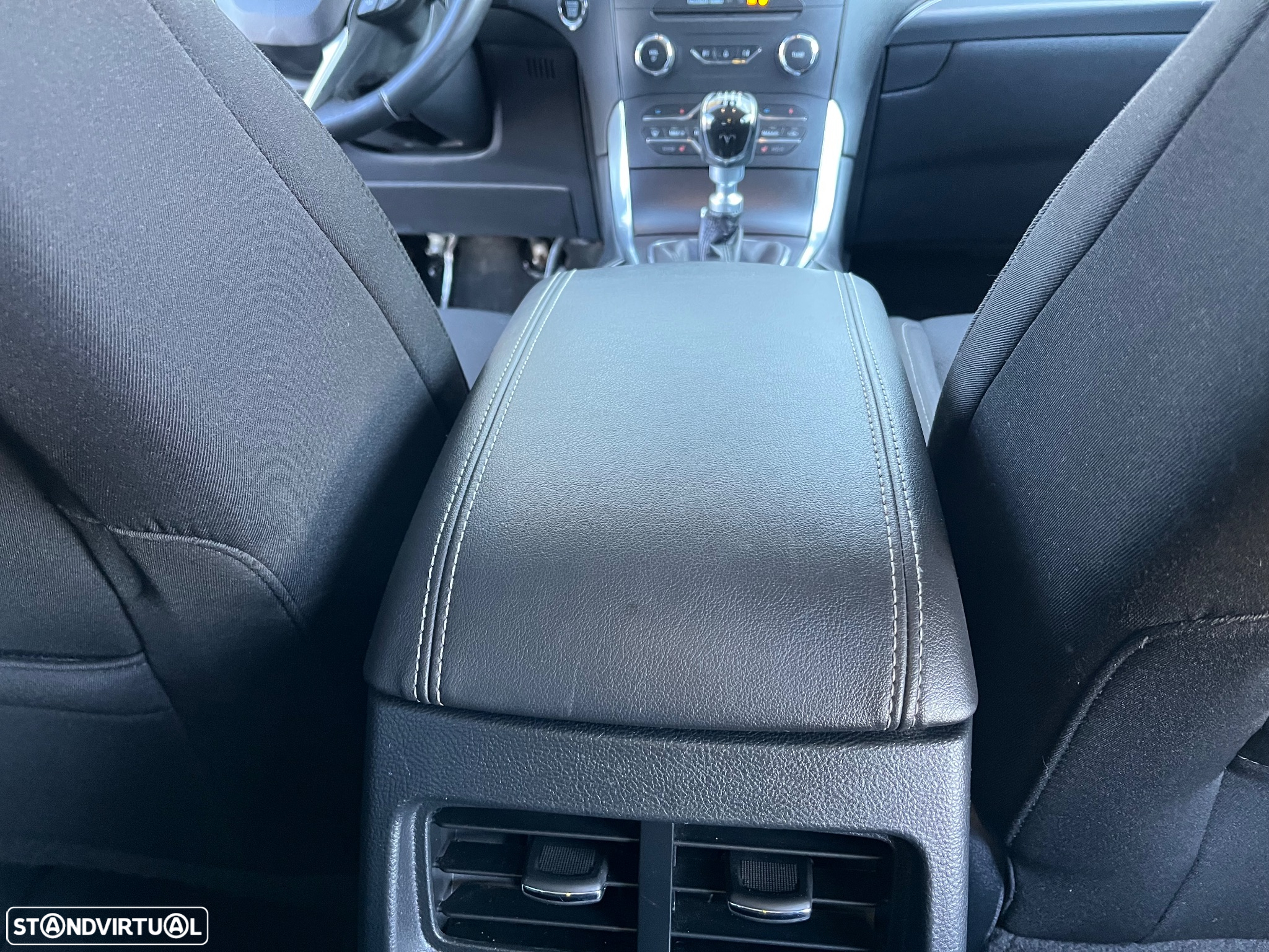 Ford S-Max 2.0 TDCi Titanium - 30
