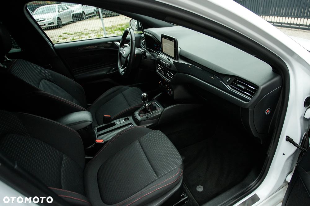 Ford Focus SW 1.5 EcoBlue S&S ST-LINE X - 32