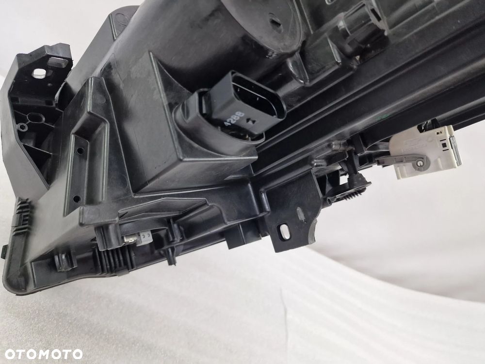 MERCEDES GLA W156 ŁADNA PRAWA LAMPA PRZEDNIA PRZÓD BI-XENON + USZCZELKA ( RAMKA ) , NR A1569063200 , NR AUKCJI LA598 - 20