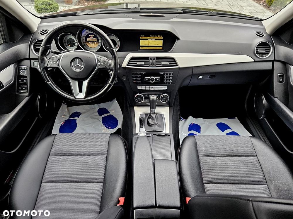 Mercedes-Benz Klasa C 250 CGI Automatik BlueEFFICIENCY Avantgarde - 19