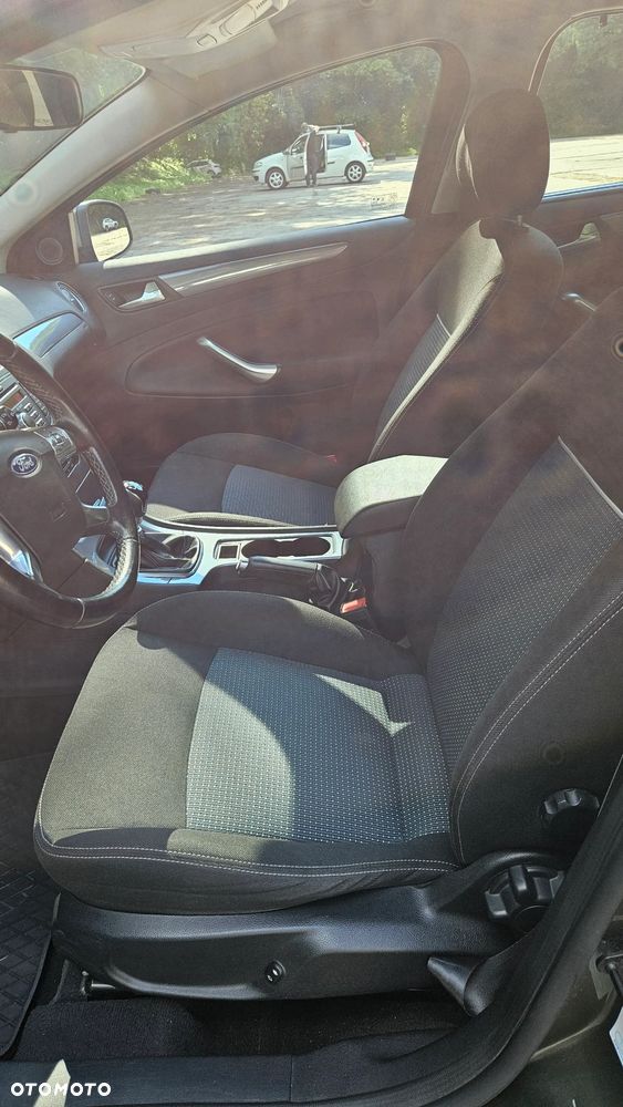 Ford Mondeo 1.6 T Trend - 10