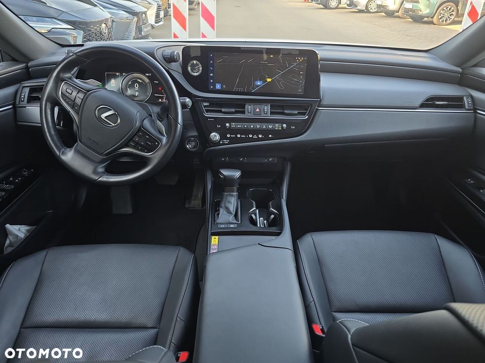 Lexus ES 300h Business Edition - 23