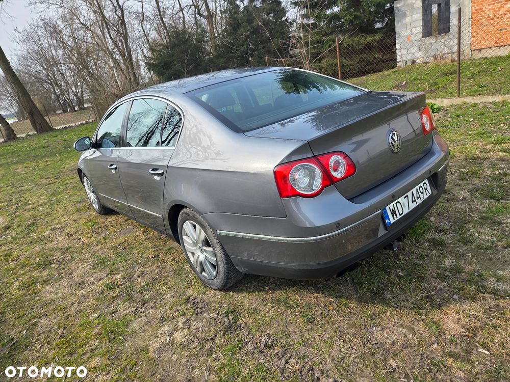 Volkswagen Passat 2.0 TDI DPF Highline - 17