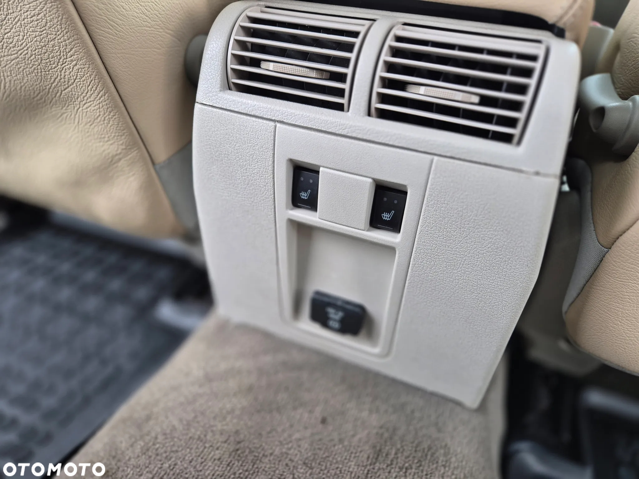 Jeep Commander 4.7 V8 - 23