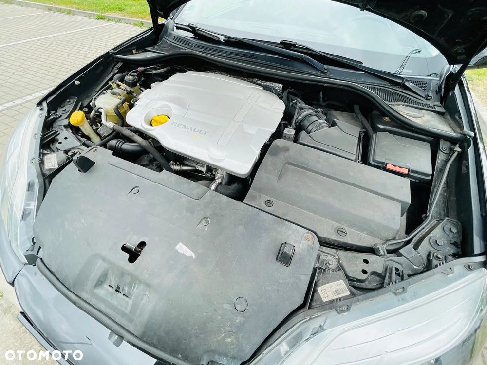 Renault Laguna dCi 175 FAP GT - 37