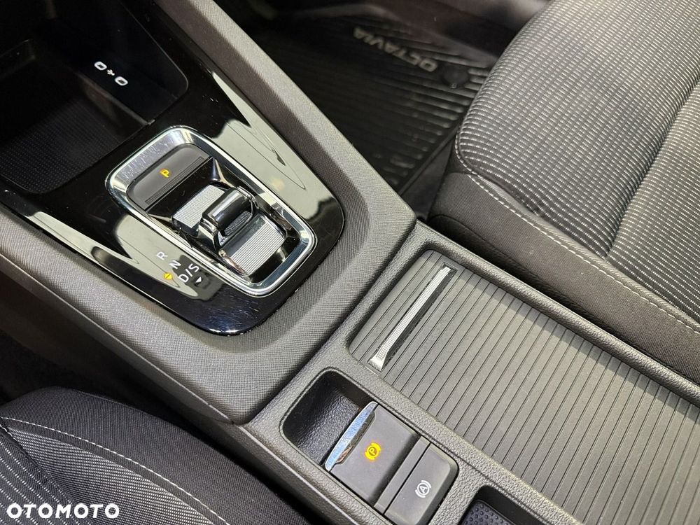 Skoda Octavia 2.0 TDI Ambition DSG - 19